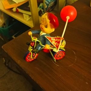 Vintage Wind Up Tin Toy